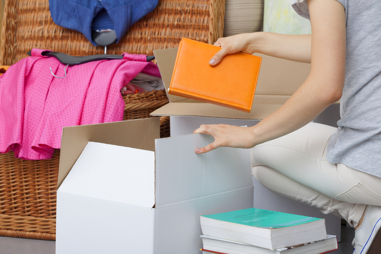 ways to pack clothes for moving